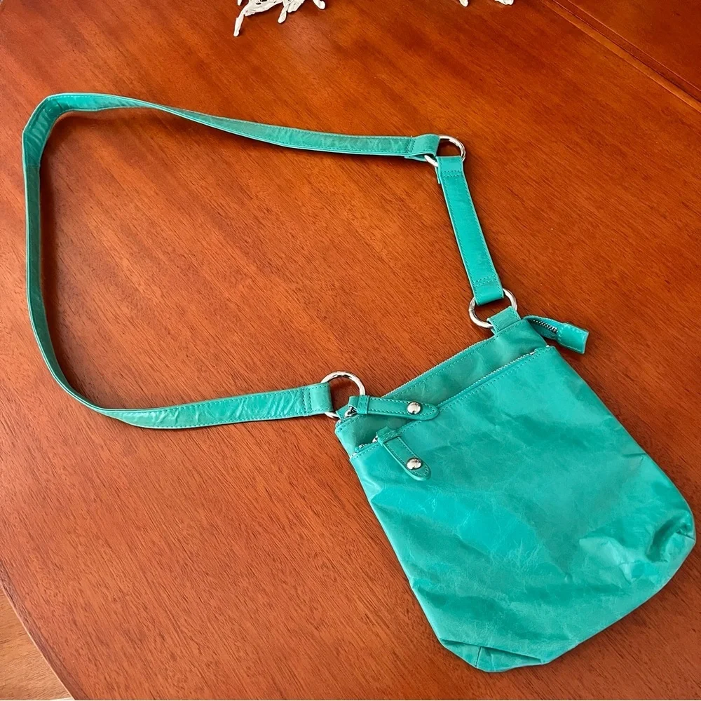 Hobo Teal Leather Crossbody Bag B2-17 - Picture 2 of 11